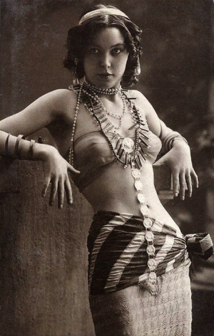Circus Performer Zelda Boden (c. 1914)