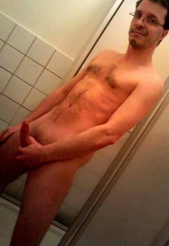 Christofer Doss sexual exhibitionist