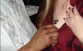black man knew by her flirting that there should be a queen of spades somewhere