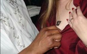 black man knew by her flirting that there should be a queen of spades somewhere