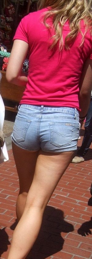 Hot teen ass in denim shorts.