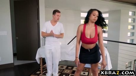 New tennis club member is a juicy latina who needs a massage