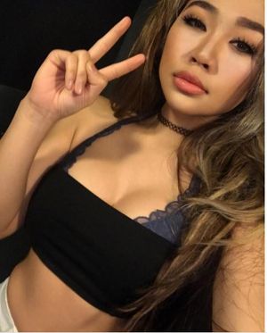 heather lovelee sexy instagram selfie