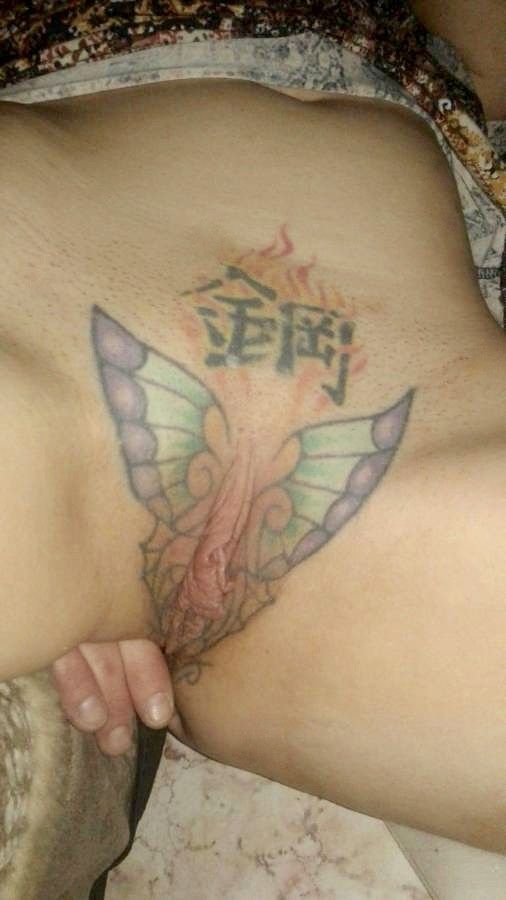 Chick I fucked off of craigslist. I had to get a pic of her tattoos. She was a super freaky fuck!