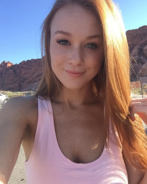 Leanna Decker - stunning