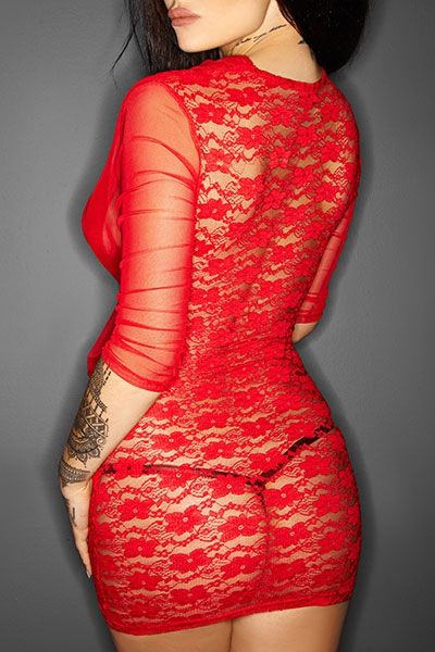 petite robe rouge en dentelle moulante