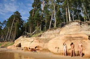 Latvia Aug 13, 2012 Hans de Rooij Working with red, black and blond