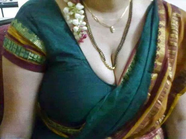 Sexy Mallu Aunty Boobs