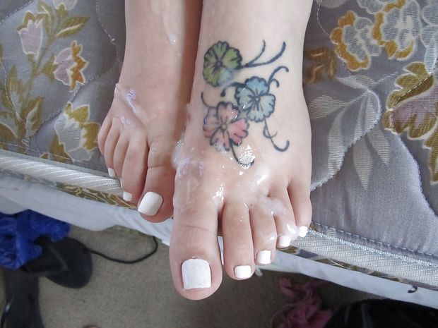 Female Feet Cum
