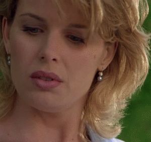 Shannon Whirry breastfeeding +GIFlonger otro mito (desnudo) d los 80 ochenta k se deja chupar las tetas