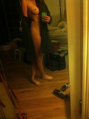 Brie Larson ; nude photos.