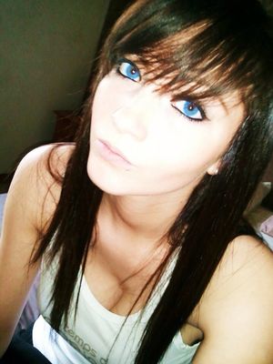 eyes blue