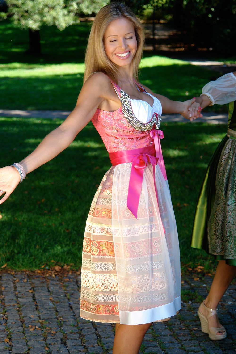babe in dirndl