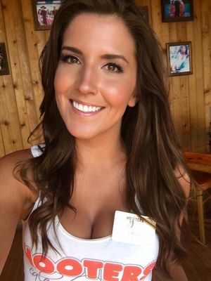 Emily at HOOTERS