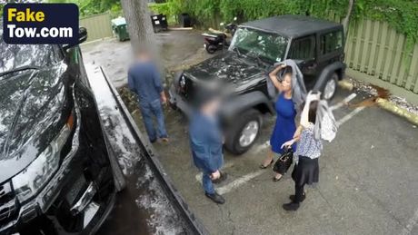 Alpha MILF Alexis Fawx Seduces Tow Truck Driver And Gets Fucked