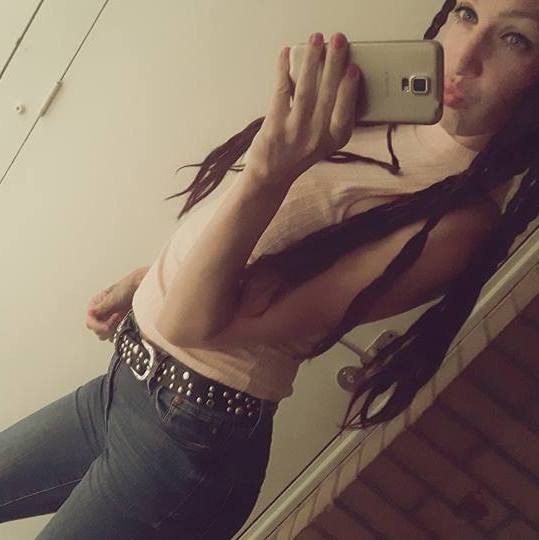 Sylvana M. makes a selfie