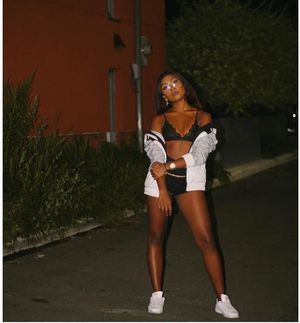 sharan guru sexy legs