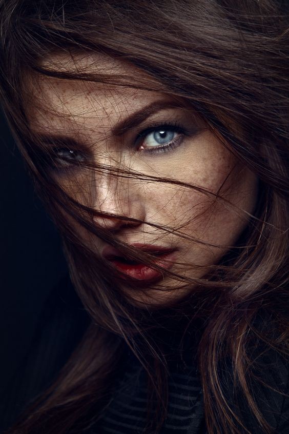 Brunettes with real freckles are especially rare -- and gorgeous!