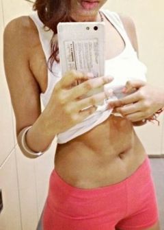Hot teen showing her abs