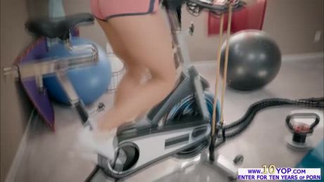 See here a no ordinary trainer Nicole Aniston with her blue eyes, tight ass and big tits that will definitely leave Xander Corvus breathless