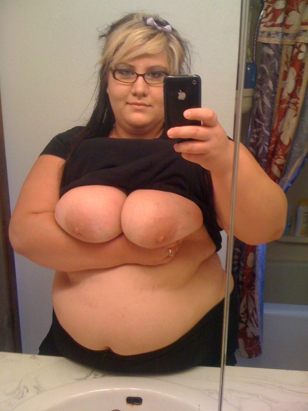 Busty Blonde BBW Selfie