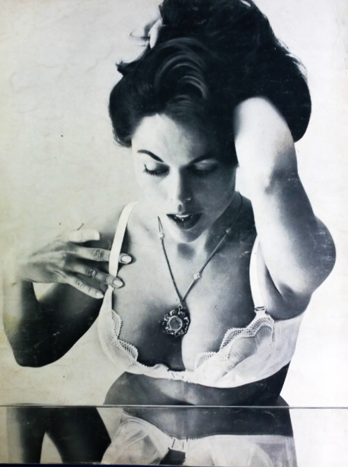 womenofdaysgoneby:
Diane Webber’s beautiful necklace…