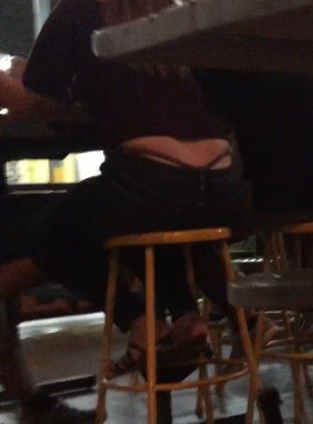 Brew pub thong