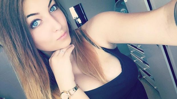 Brunette selfie