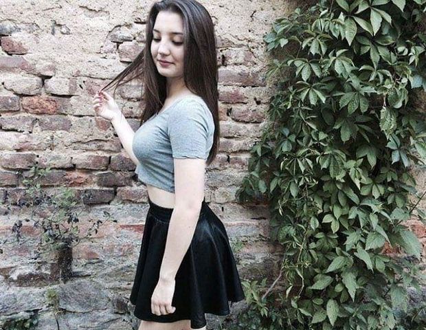 Teen brunette skirt