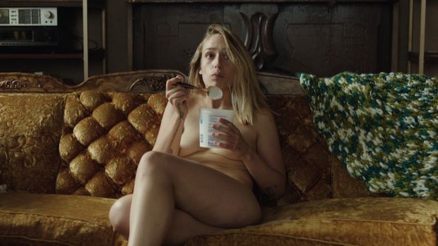 desnudo integral de la famosa actriz de tetas naturales Jemima Kirke en