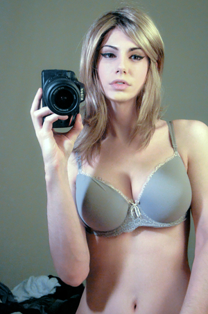 kalindra chan Lingerie selfie