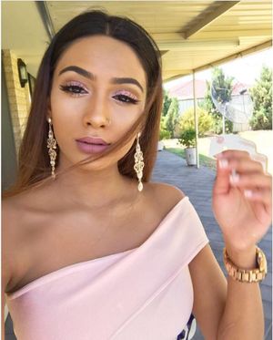 priya raj sexy selfie