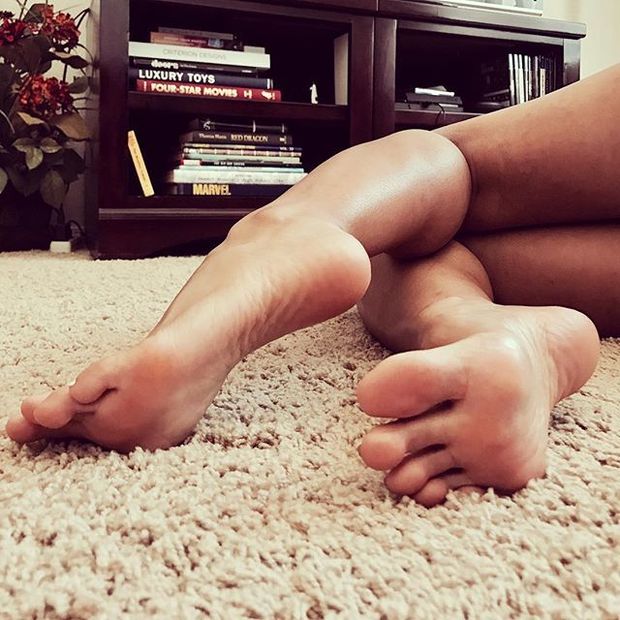 Sexy soles and toes