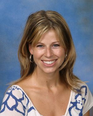 Almost some nice cleavage in the shot! Almost!!