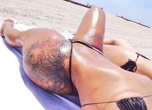 Sexy Tatted Ebony Thighs