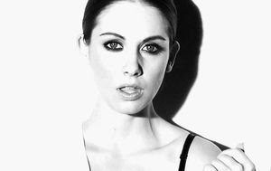 la Alison (Hija d... Aly) pa q eches el Brie.. + chupadedos aki? tokacuerpo?