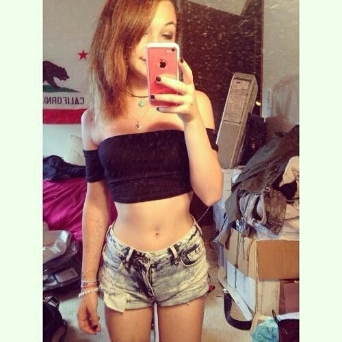 Cute outfit, messy room