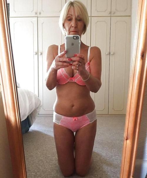 Naughty blond wife shot sexy selfie