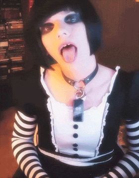 A gif of me and my giant dildo! XD xoxox