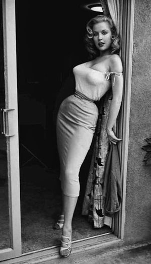 Betty Brosmer.. the highest paid pin-up girI of the 1950s, considered by many as the first true supermodel.