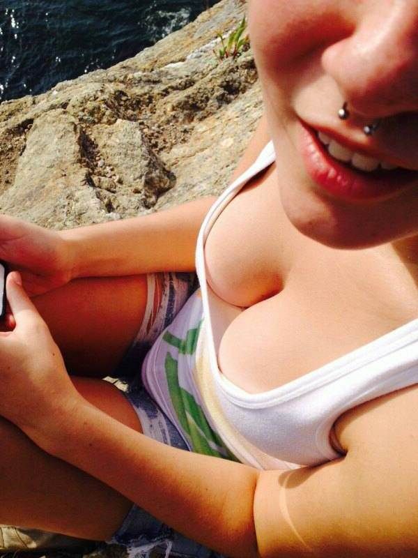 teen cleavage