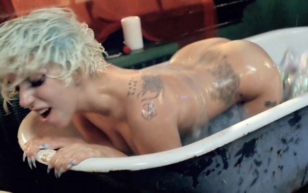 Lady Gaga Nude Photos & Pussy Video