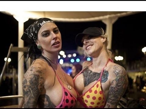 metal chicks