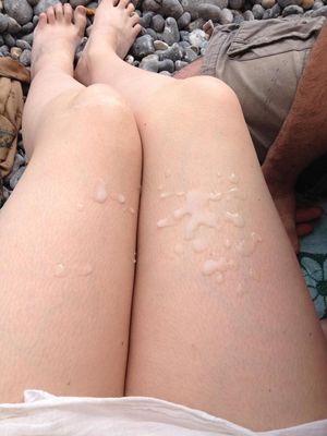 I got cum on my thighs :)