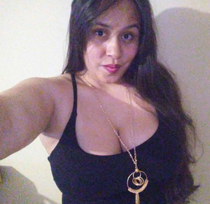 Argentina Plus size model Victoria García dress didn't fit on her huge boobs