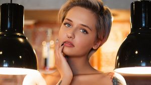 Valeriya (SG) in new album (Light Twinkle, Oct. 3, 2017)