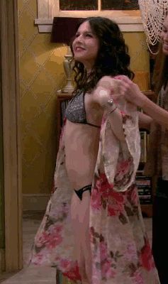 Erin Sanders +2