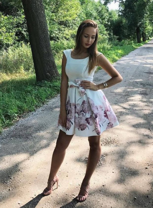 Gorgeous babe