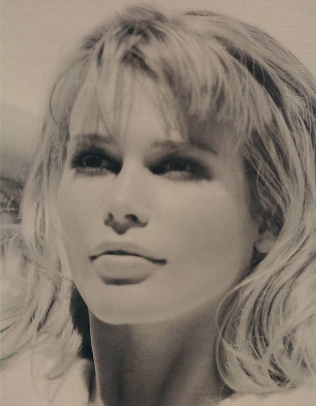 Claudia Schiffer #12