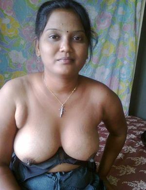 SEXY SOUTH INDIAN TAMIL NUDE BOOBS